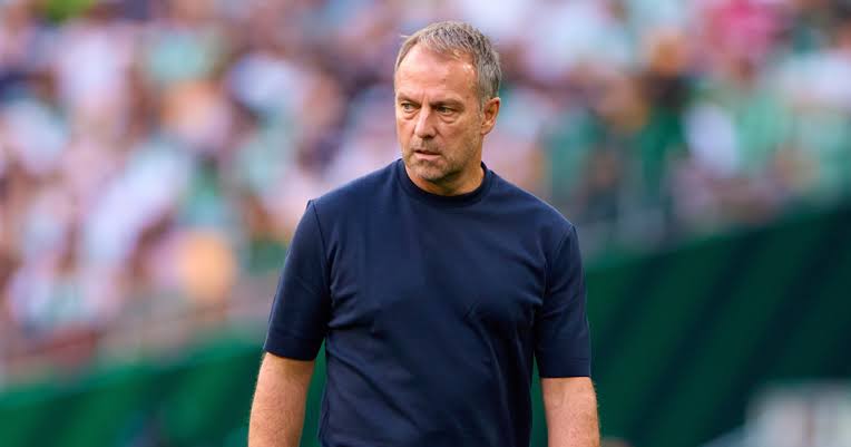 Flick Bidik 100 Kemenangan Barcelona di Kandang PSG
